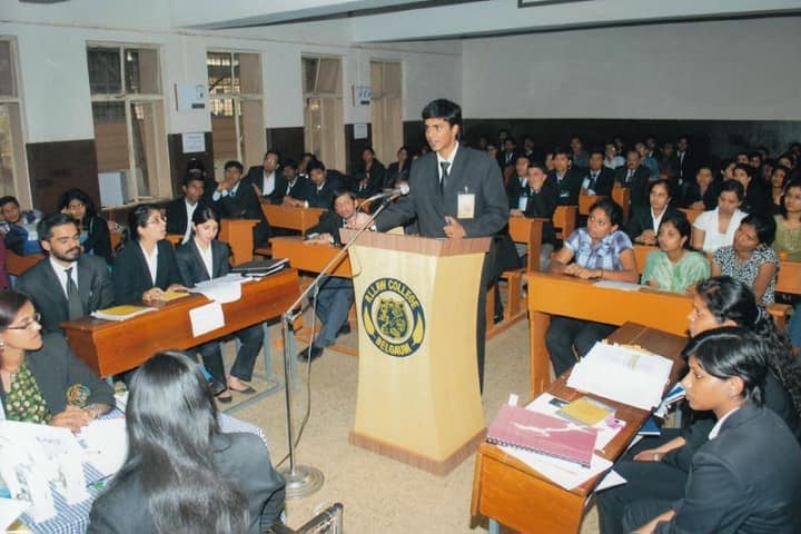 moot-court